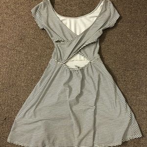 AMERICAN EAGLE striped capped sleeve dress